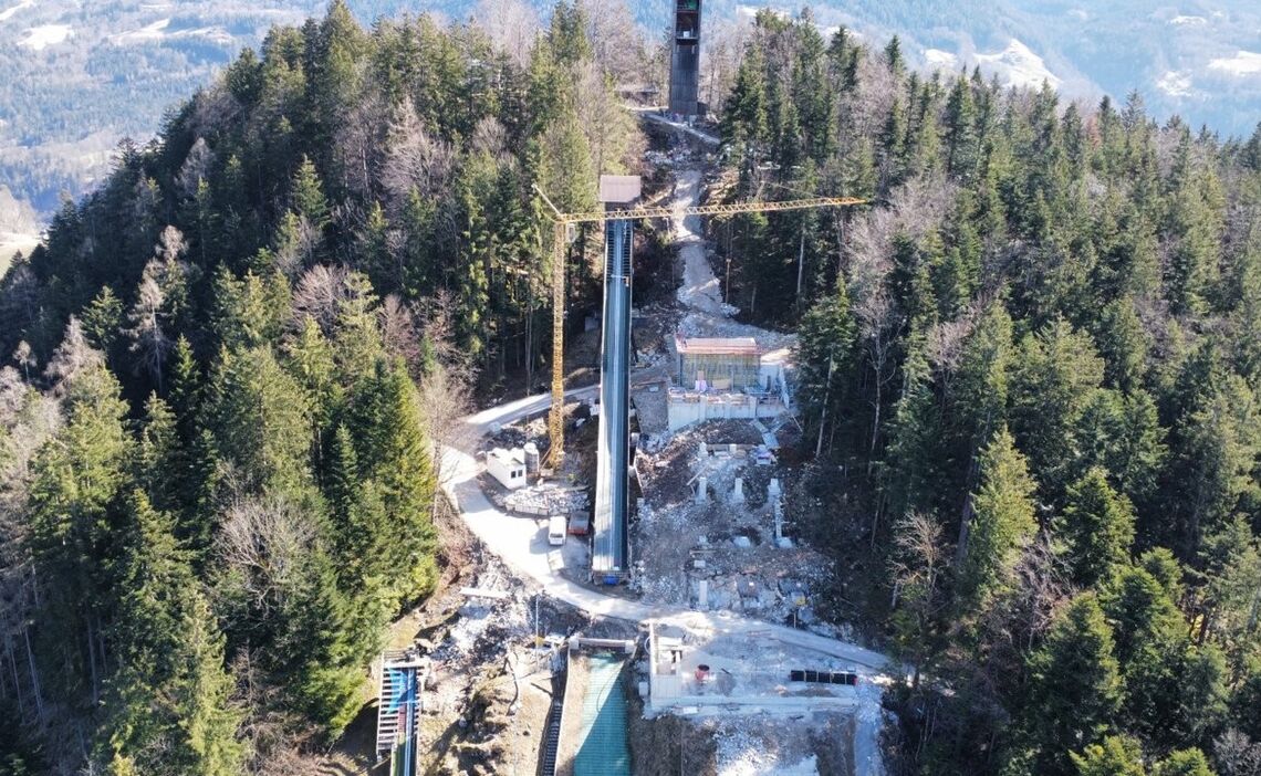 Herstellung Der Fudamente Aufsprunghang Klein