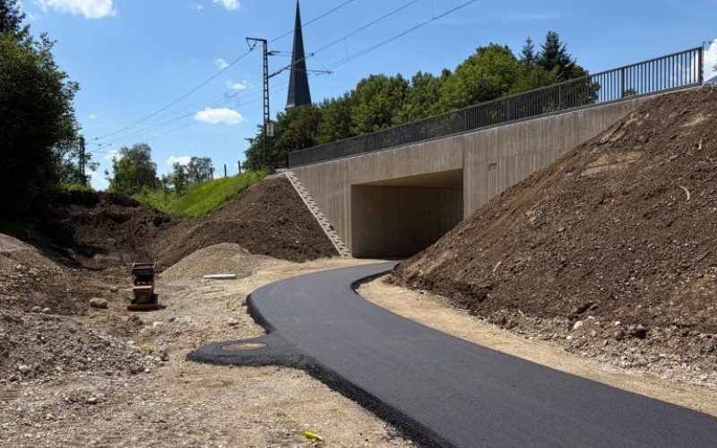 (4) EÜ Föching Holzkirchen Asphaltieren